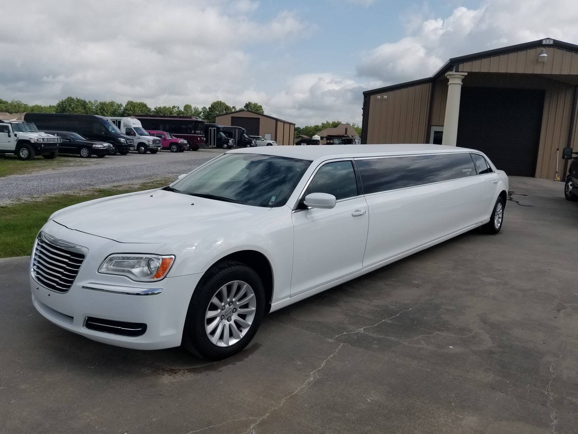 Chrysler 300 Stretch Limo Luxury Limo Of Lafayette